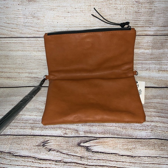 NWT Cambridge Clutch - Picture 3 of 6